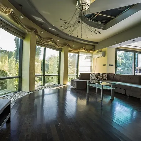 Luxury Penthouse Three Level Szófia