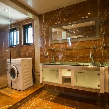 Luxury Penthouse Three Level Apartman